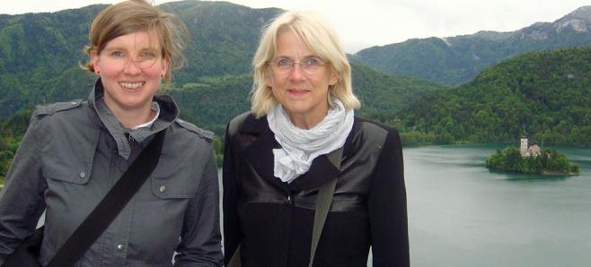 Tuji gostji, Joke Van Lueven in Katja Wiebe